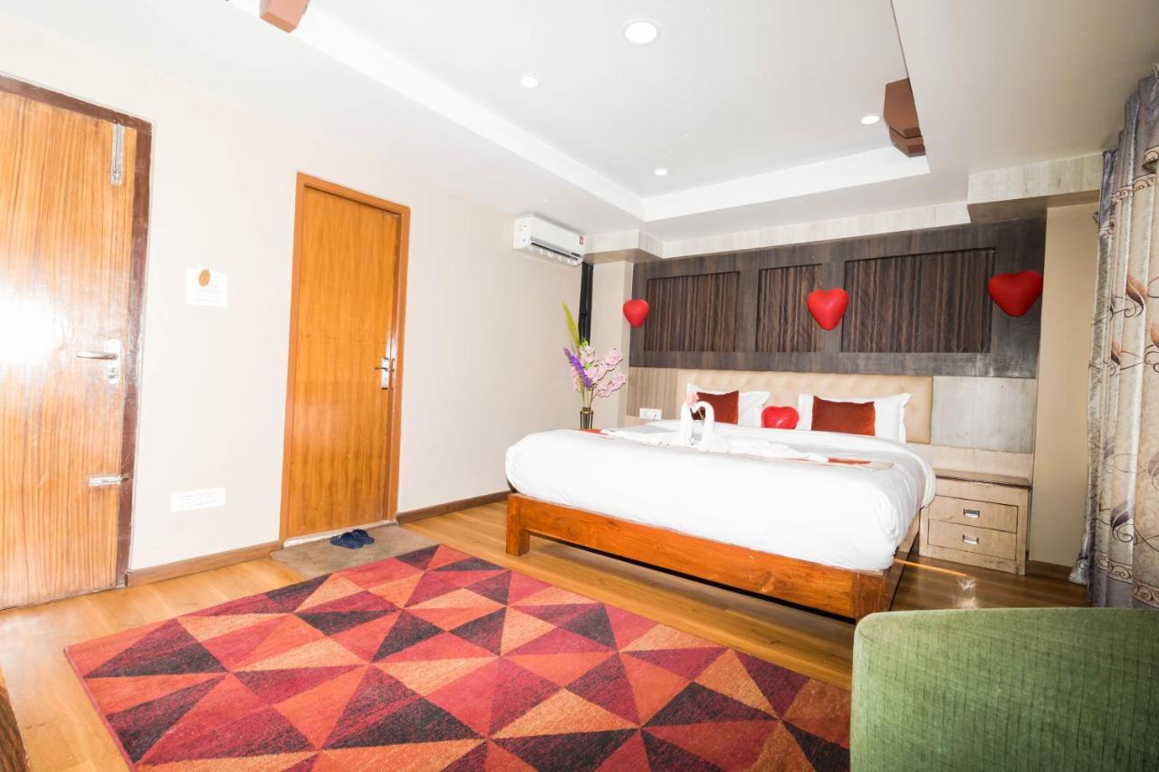 Hotel Marinha Kathmandu Exteriör bild